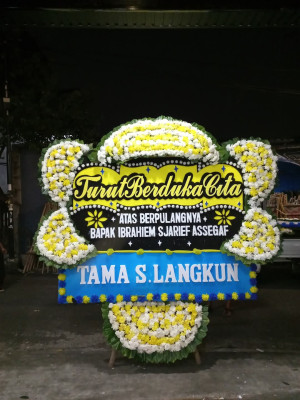Papan Bunga Duka di Bulu